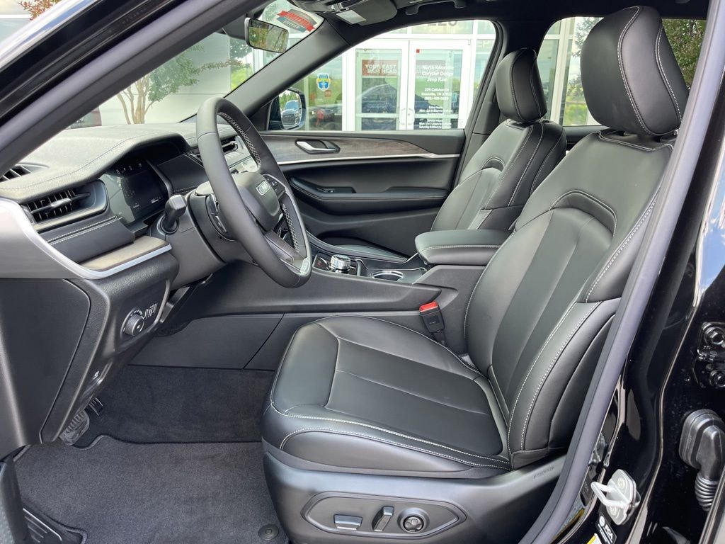 New 2026 Jeep Grand Cherokee L LIMITED 4X4 Sport Utility