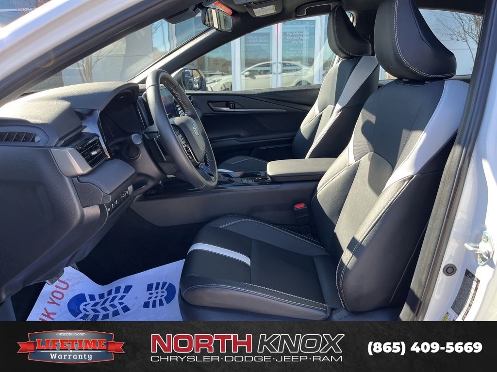 Used 2025 Toyota Camry SE Sedan