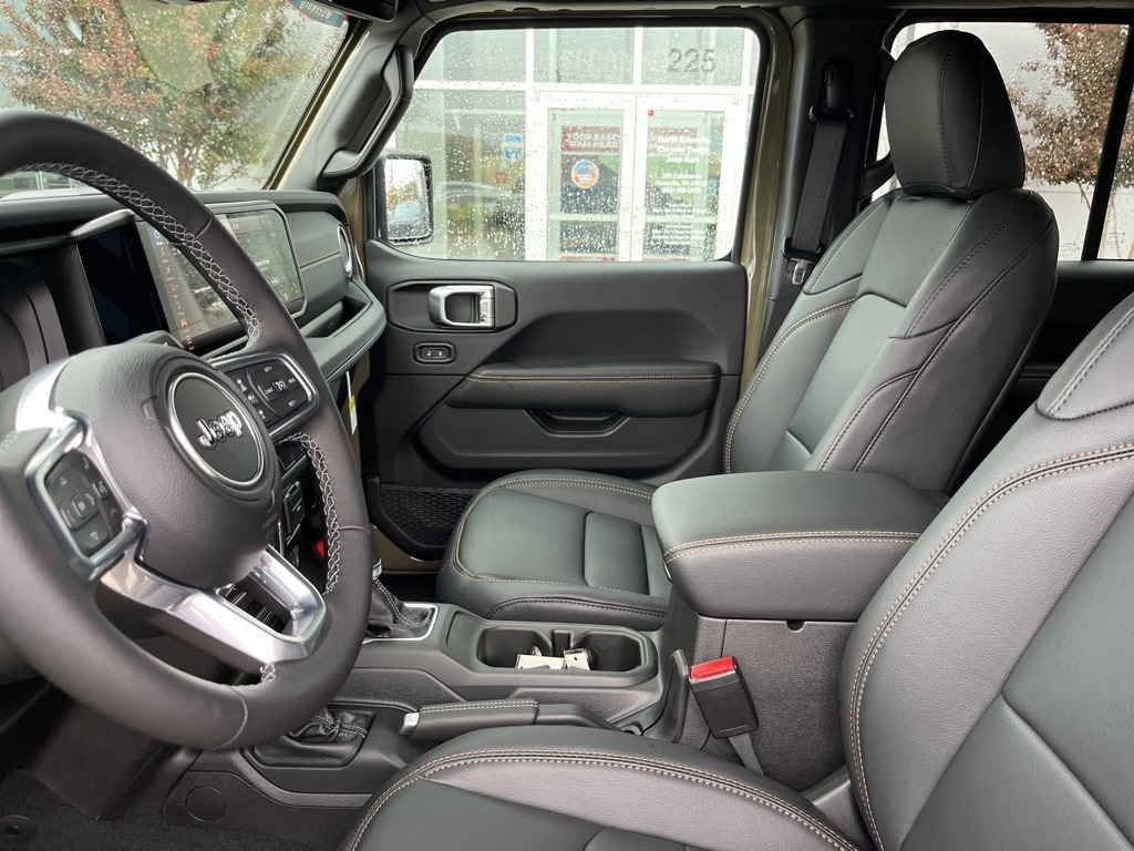 New 2026 Jeep Wrangler 4-DOOR SAHARA Sport Utility