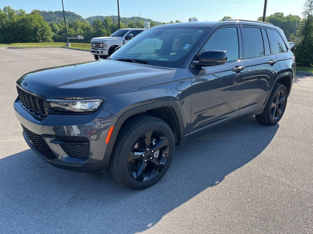 2025 Jeep Grand Cherokee Altitude X 4x4's photo