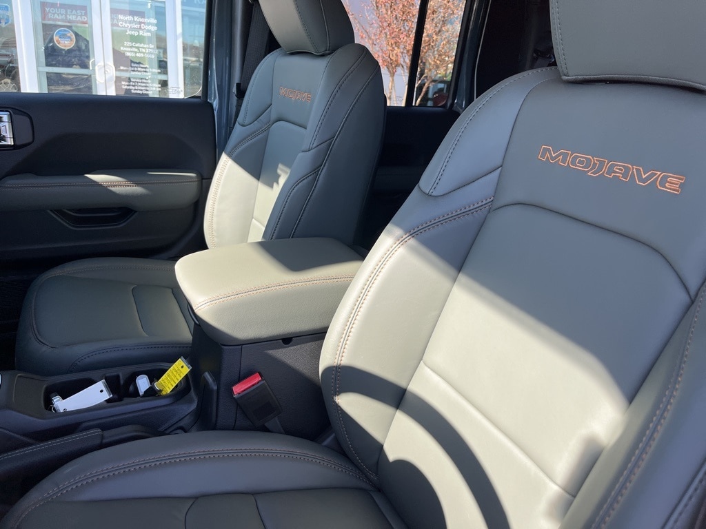 New 2026 Jeep Gladiator MOJAVE X 4X4 Pickup