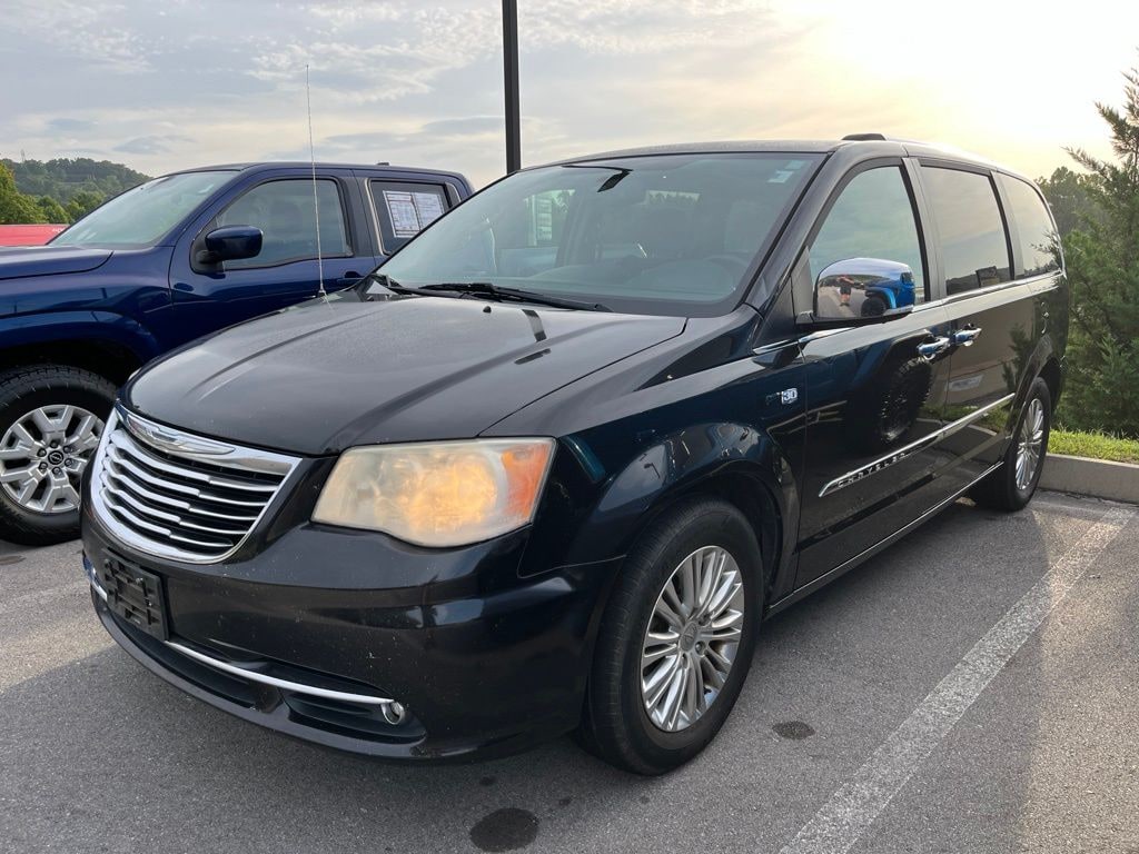 Used 2014 Chrysler Town & Country Touring-L Minivan/Van