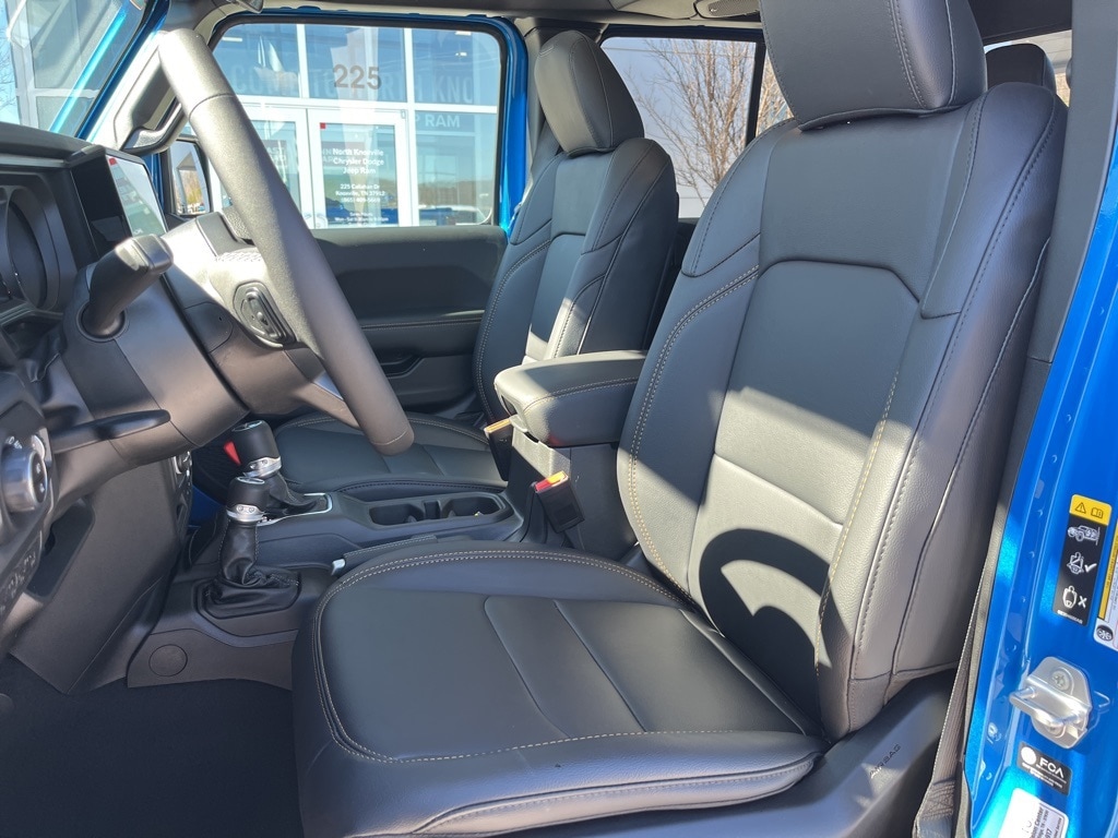 New 2026 Jeep Gladiator SAHARA 4X4 Pickup