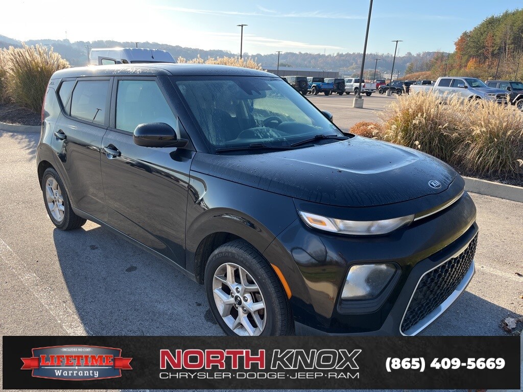 2021 Kia Soul S photo 2