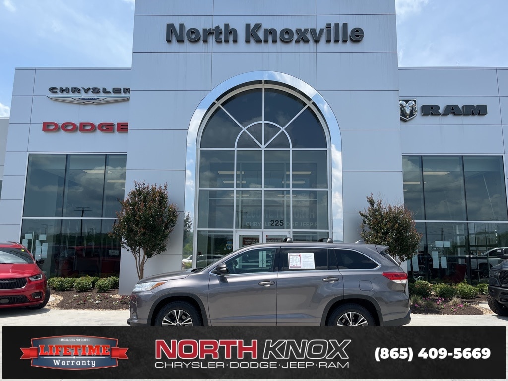 Used 2018 Toyota Highlander LE Plus with VIN 5TDBZRFH5JS486819 for sale in Knoxville, TN