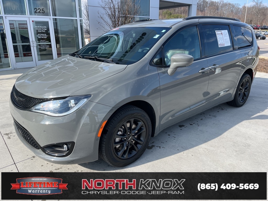 2020 Chrysler Pacifica AWD LAUNCH EDITION's photo