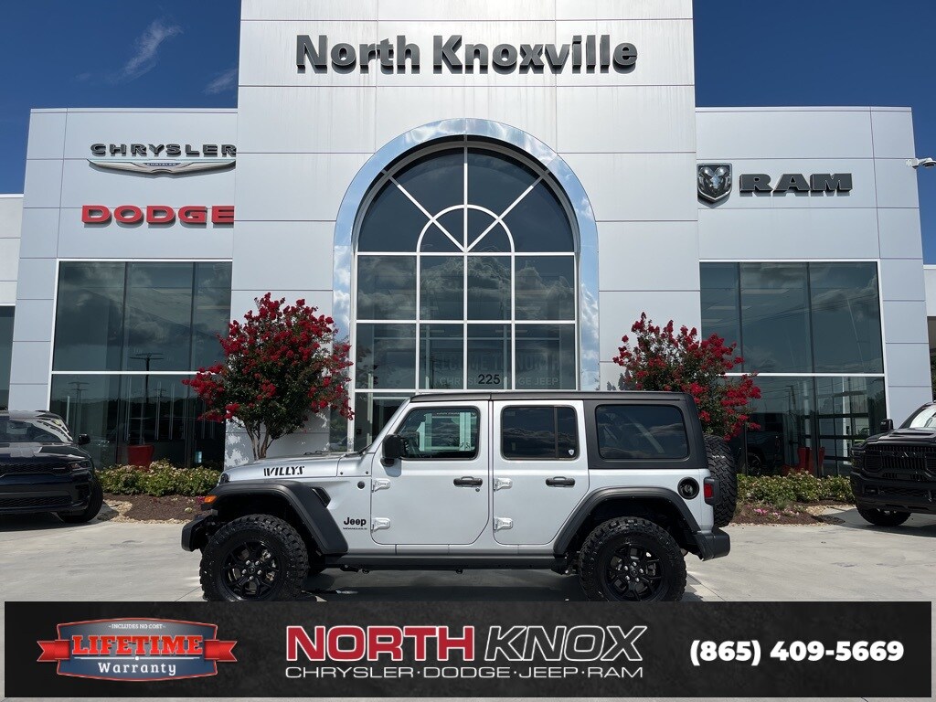 2024 Jeep Wrangler Willys photo 2
