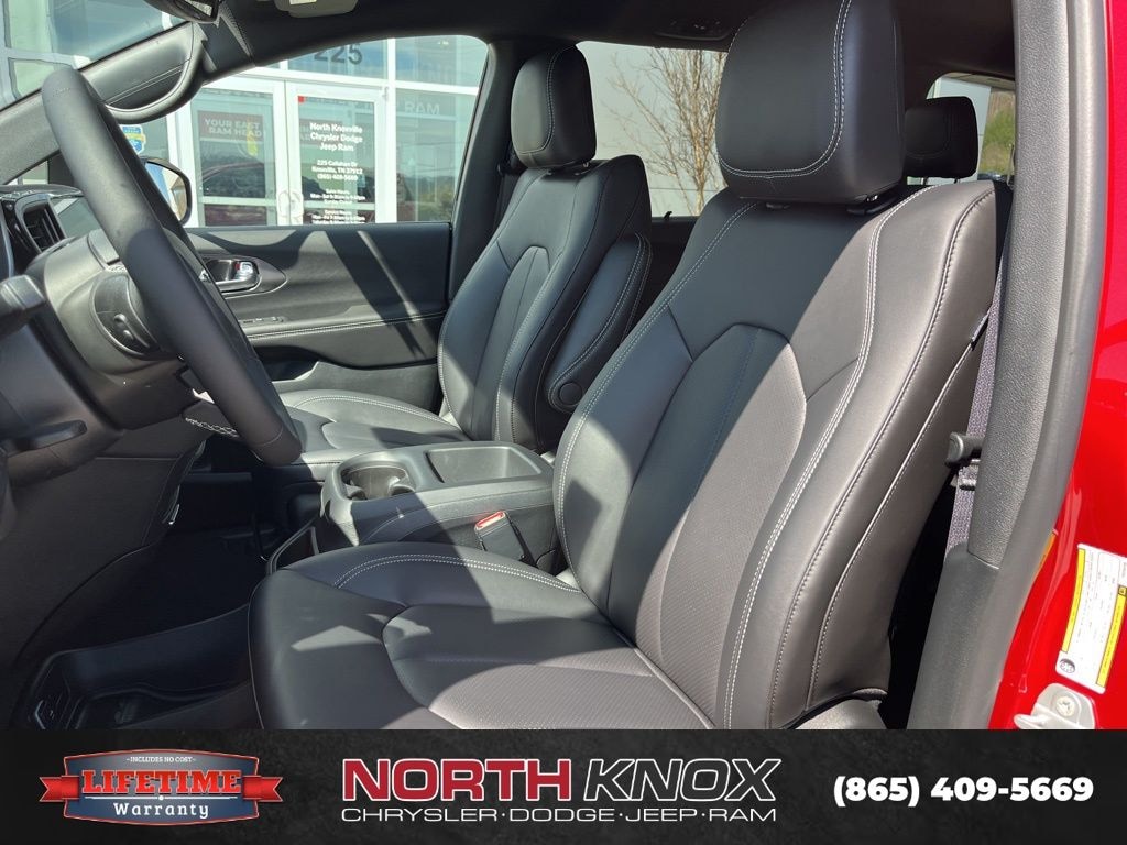 New 2026 Chrysler Pacifica SELECT Passenger Van