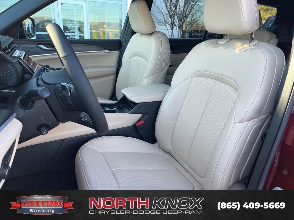 New 2025 Jeep Grand Cherokee L LIMITED 4X4 Sport Utility