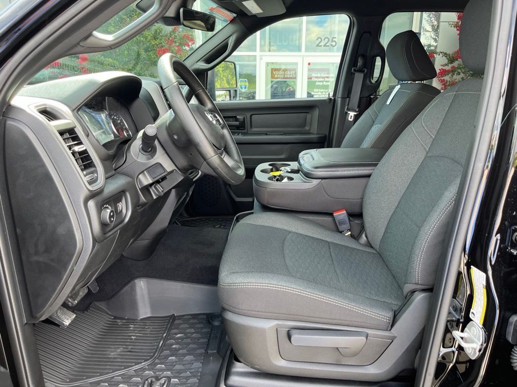 New 2026 Ram 2500 WARLOCK CREW CAB 4X4 6'4 BOX Pickup