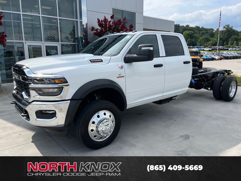 New 2026 Ram 5500 TRADESMAN CHASSIS CREW CAB 4X4 84' CA