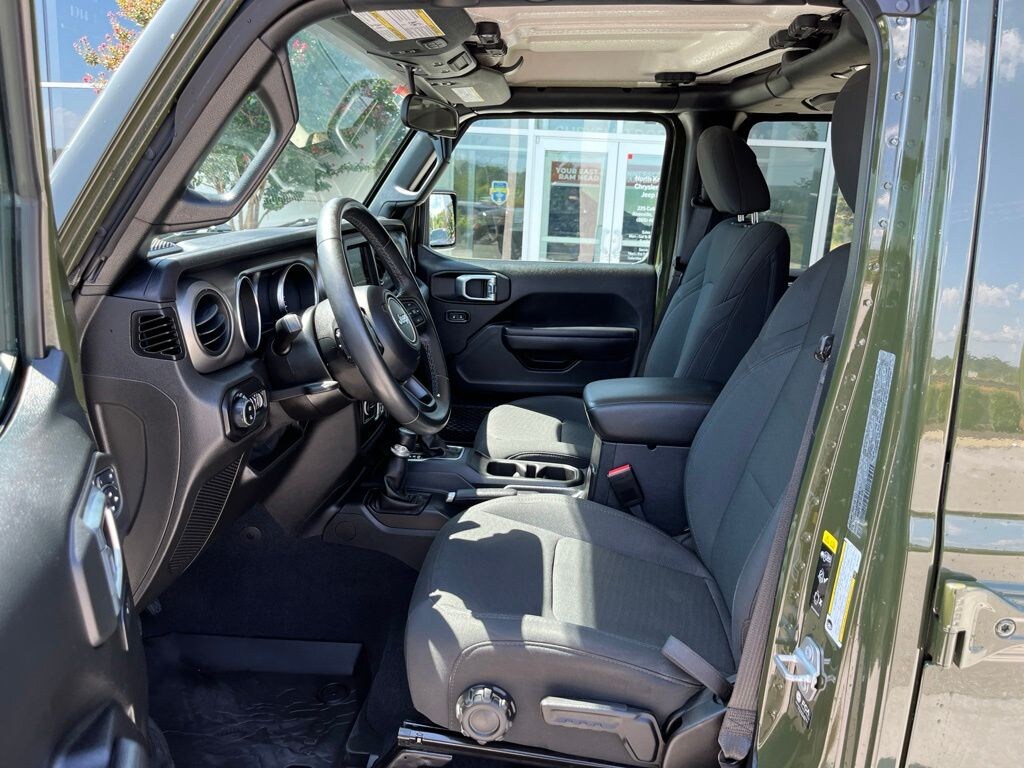 Used 2021 Jeep Gladiator Sport Truck