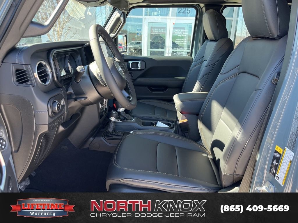 New 2026 Jeep Gladiator SAHARA 4X4 Pickup