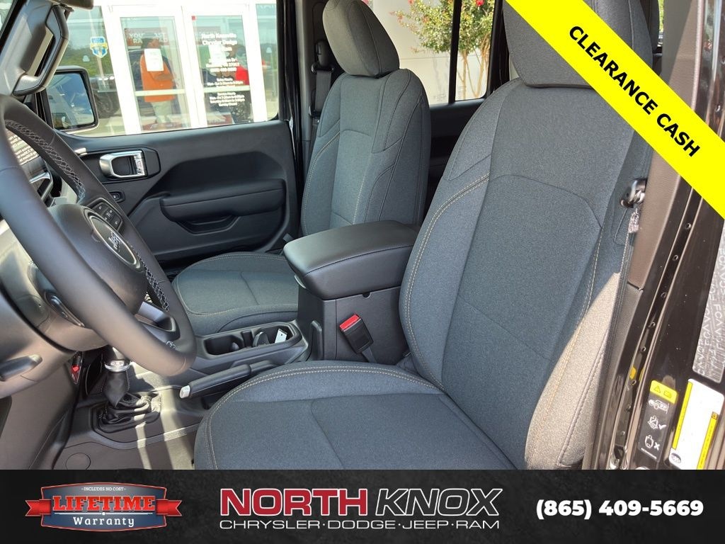 New 2025 Jeep Gladiator WILLYS 4X4 Pickup