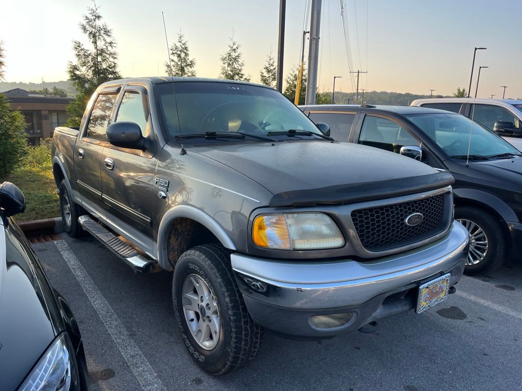 Used 2002 Ford F-150 Lariat with VIN 1FTRW08L02KA24200 for sale in Knoxville, TN