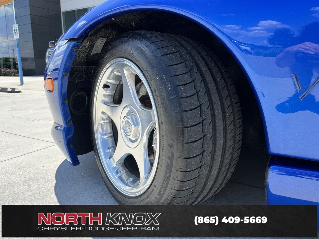 1997 Dodge Viper 10 GTS photo 3