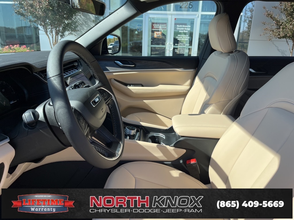 New 2025 Jeep Grand Cherokee L LIMITED 4X4 Sport Utility