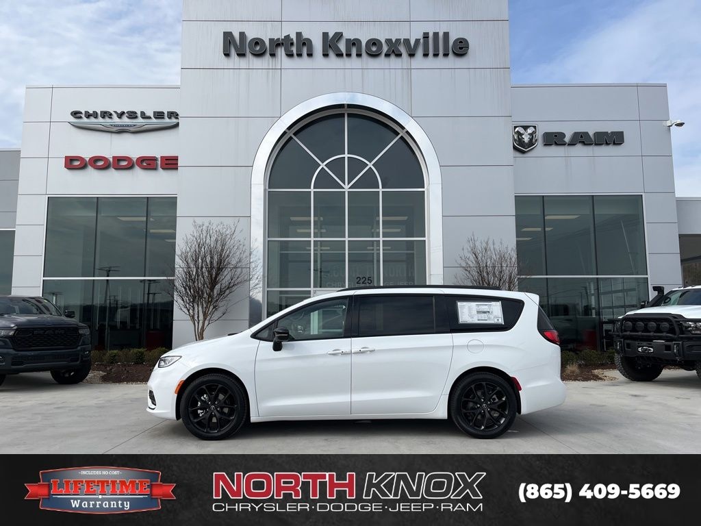 New 2026 Chrysler Pacifica LIMITED Passenger Van