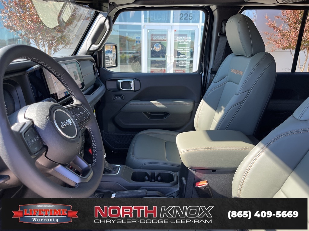 New 2025 Jeep Gladiator MOJAVE X 4X4 Pickup