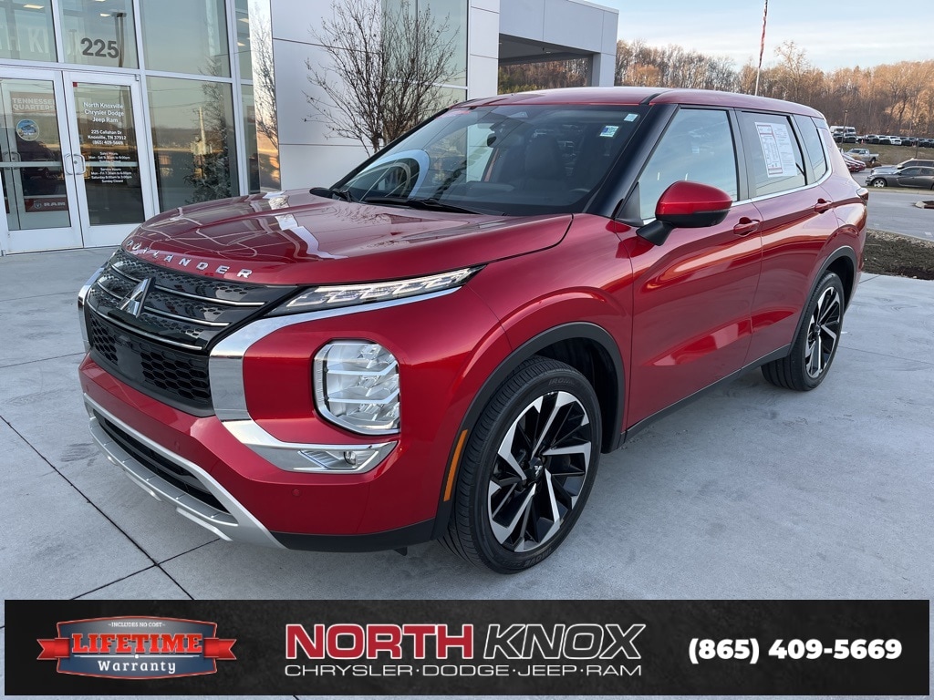 2024 Mitsubishi Outlander SE's photo