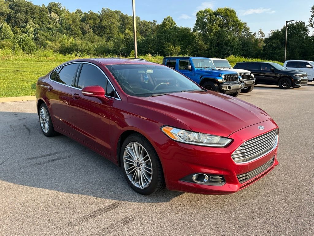 Used 2016 Ford Fusion SE Sedan