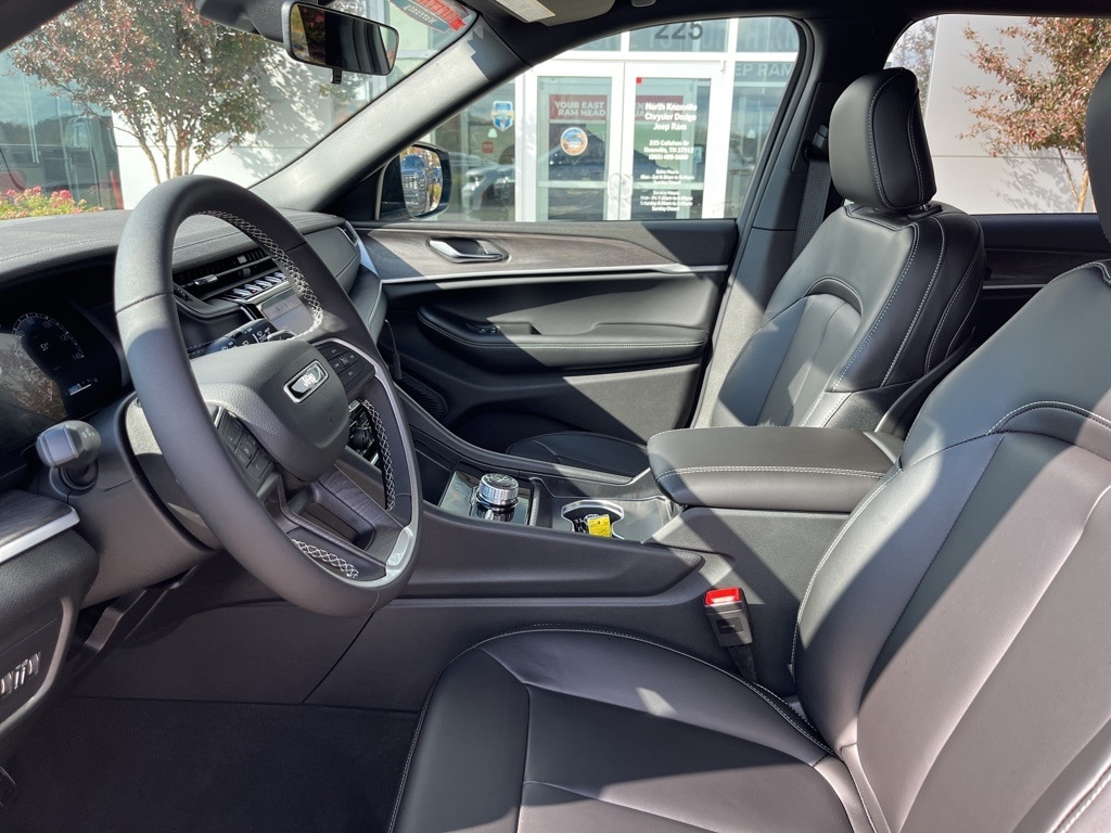 New 2025 Jeep Grand Cherokee L LIMITED 4X4 Sport Utility