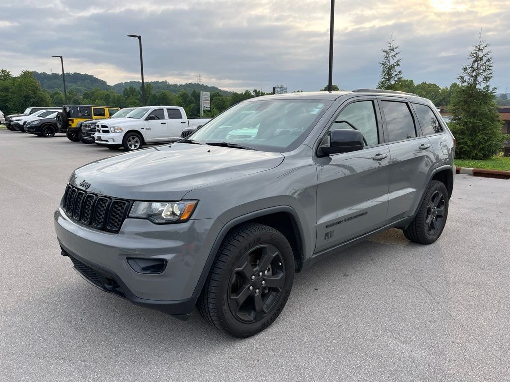 Used 2021 Jeep Grand Cherokee Laredo SUV
