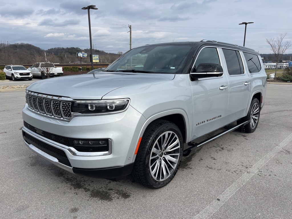 2024 Jeep Grand Wagoneer L Series III's photo