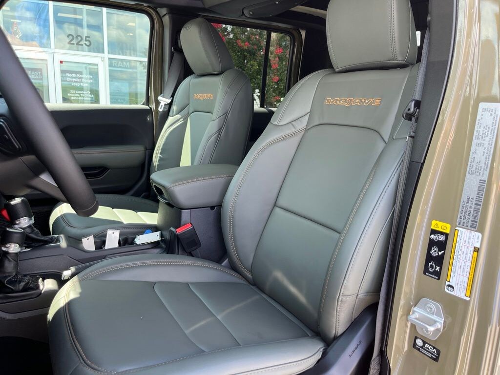 New 2026 Jeep Gladiator MOJAVE X 4X4 Pickup