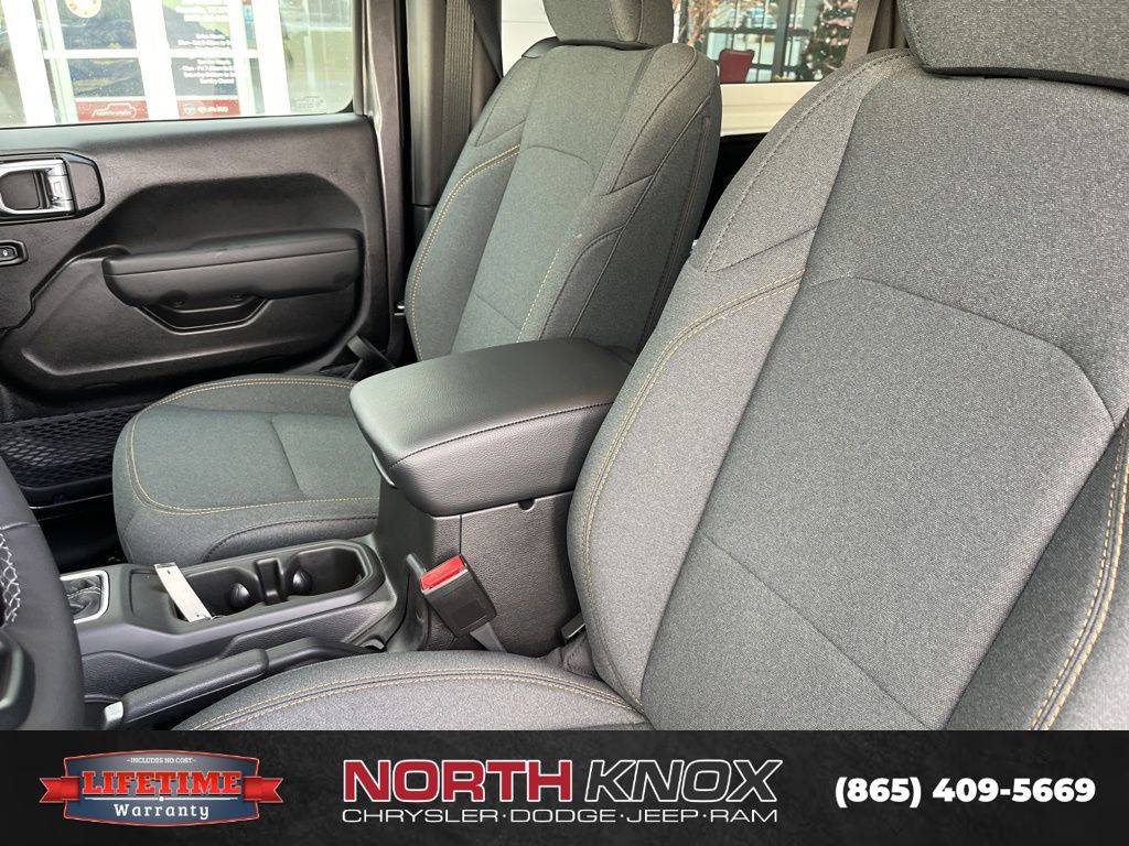 2026 Jeep Wrangler 2-Door Willys - Photo 4