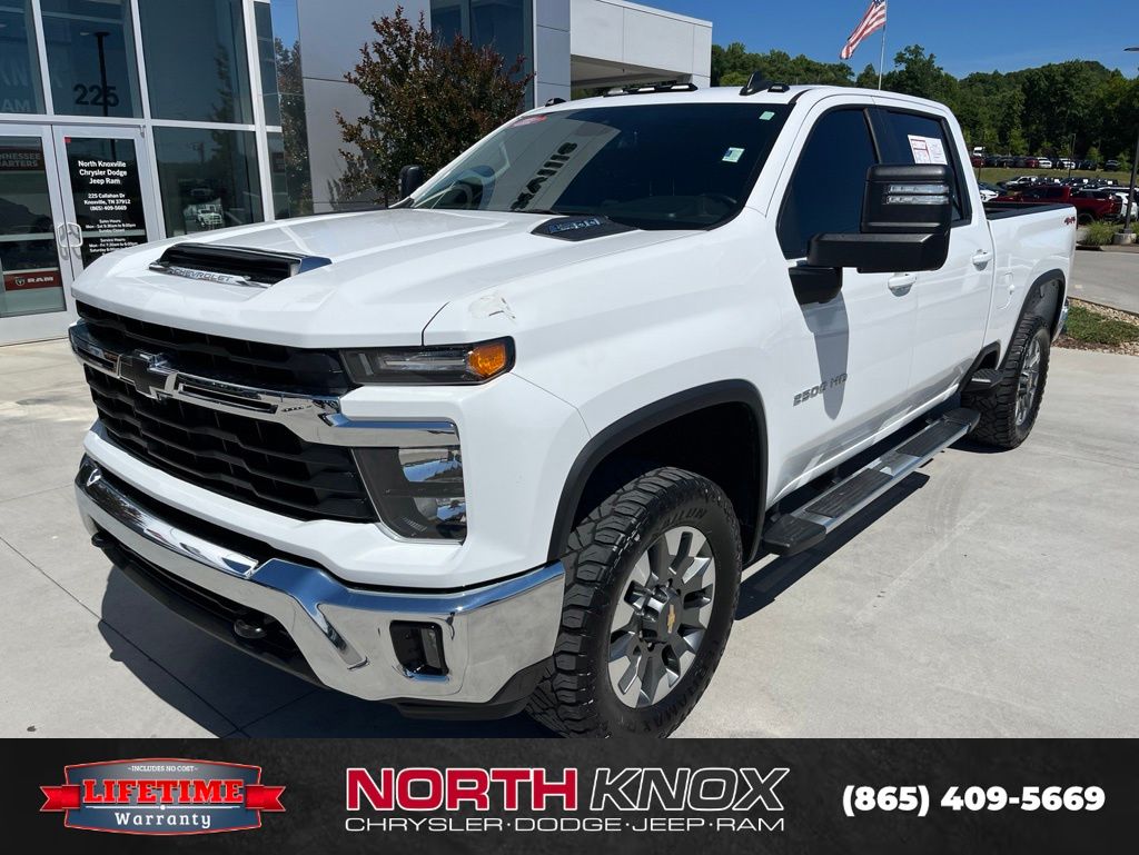 2024 Chevrolet Silverado HD LT 4WD Crew Cab Standard Box's photo