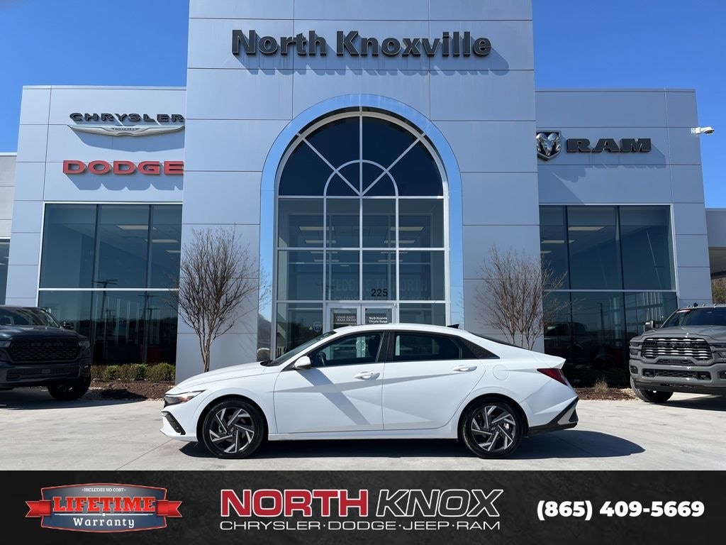 Used 2025 Hyundai Elantra SEL Convenience Sedan