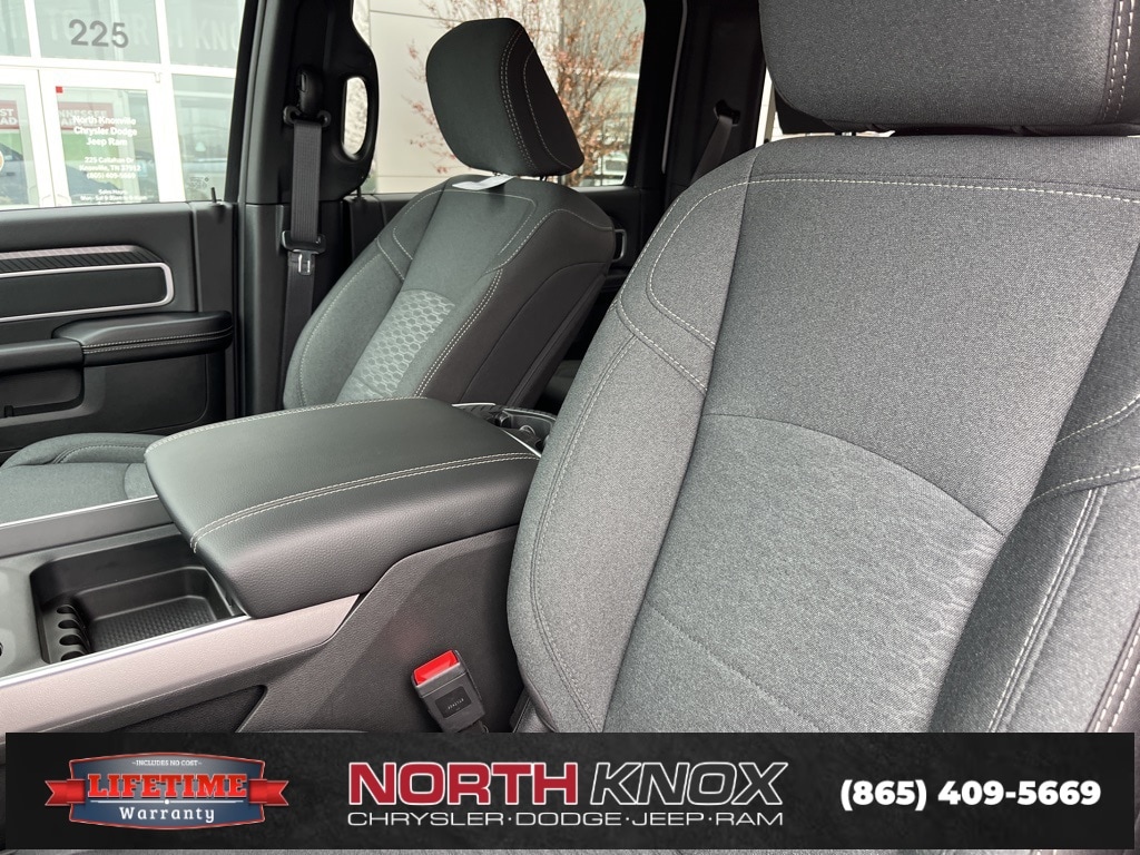 New 2026 Ram 2500 BIG HORN CREW CAB 4X4 6'4 BOX Pickup