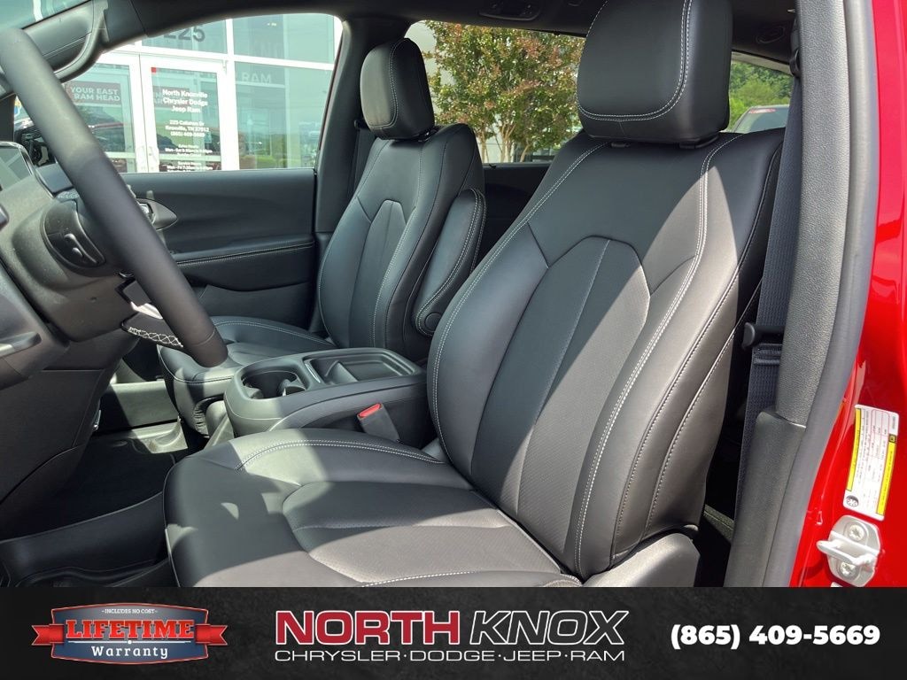New 2027 Chrysler Pacifica SELECT Passenger Van