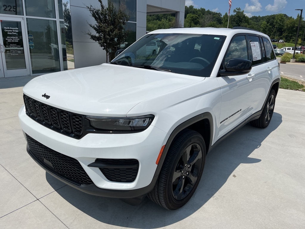 Used 2023 Jeep Grand Cherokee Altitude with VIN 1C4RJHAG5PC512778 for sale in Knoxville, TN