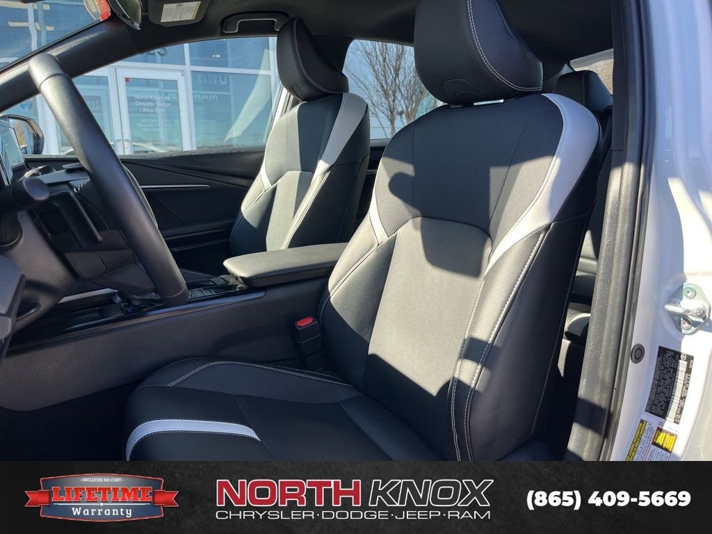 Used 2025 Toyota Camry SE Sedan