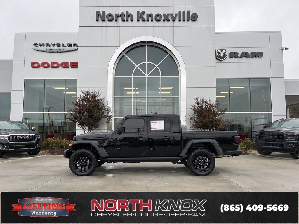 Used 2025 Jeep Gladiator Nighthawk Truck