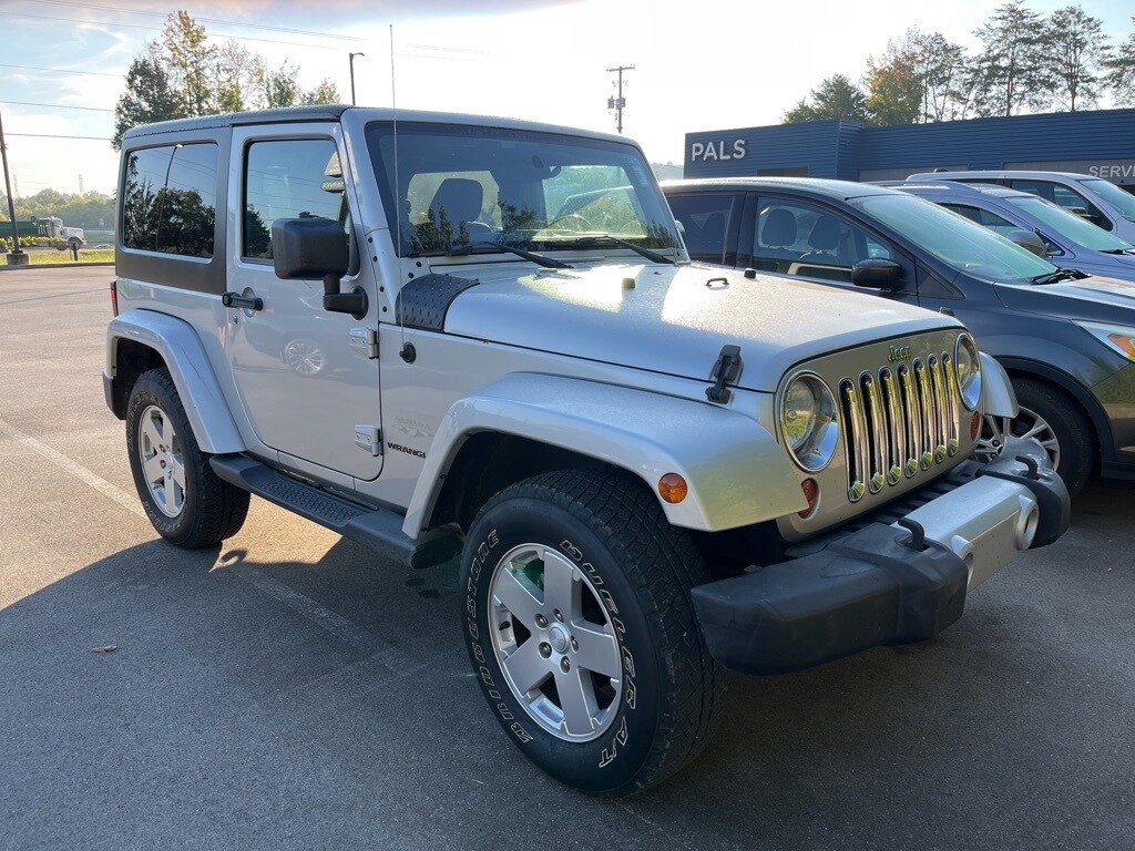 2011 Jeep Wrangler Unlimited Sahara photo 3