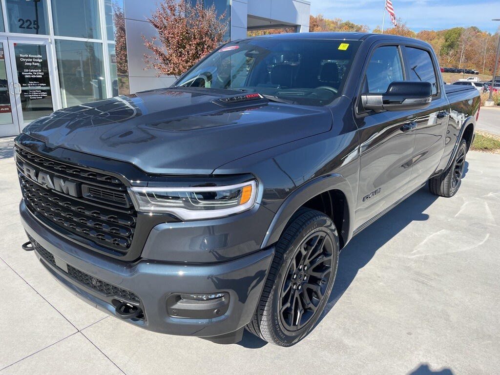 New 2026 Ram 1500 LIMITED CREW CAB 4X4 6'4 BOX Pickup