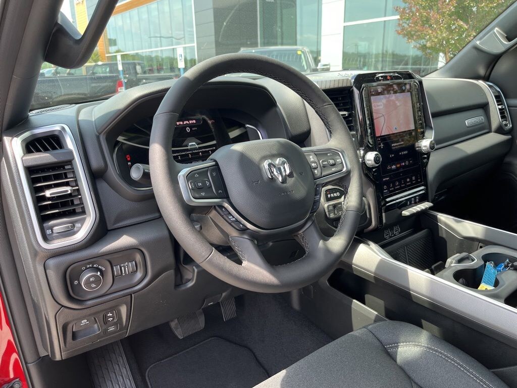 New 2026 Ram 1500 BIG HORN CREW CAB 4X4 5'7 BOX Pickup