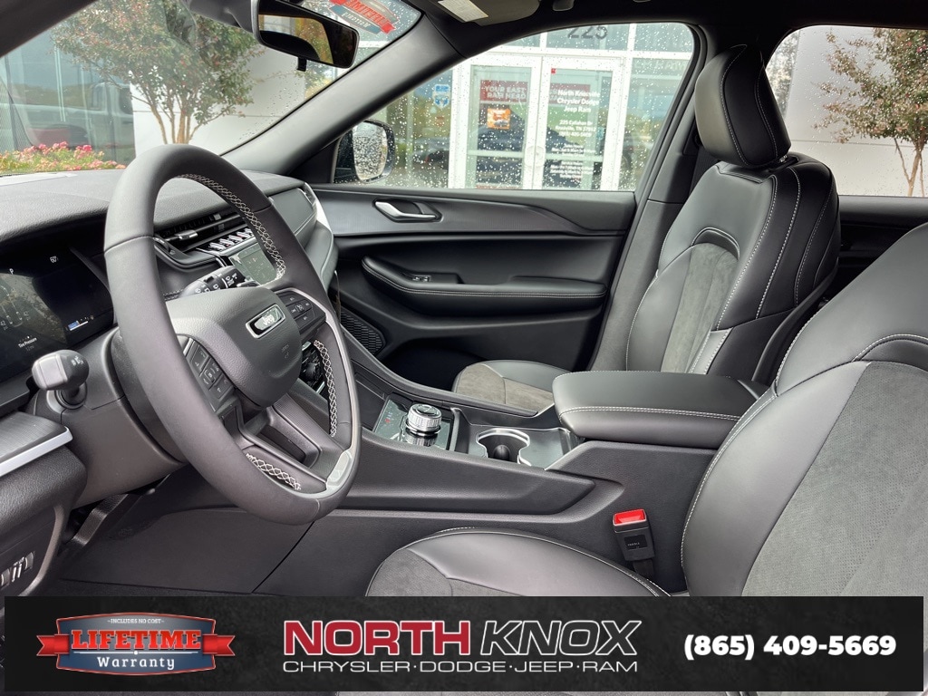 New 2025 Jeep Grand Cherokee L ALTITUDE X 4X4 Sport Utility