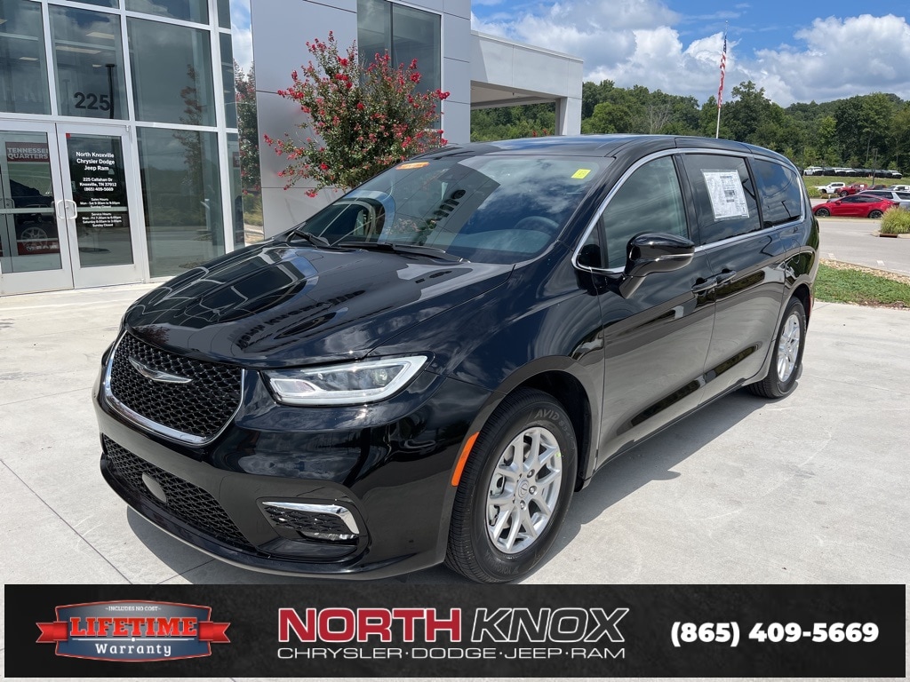 2026 Chrysler Pacifica Passenger Van 