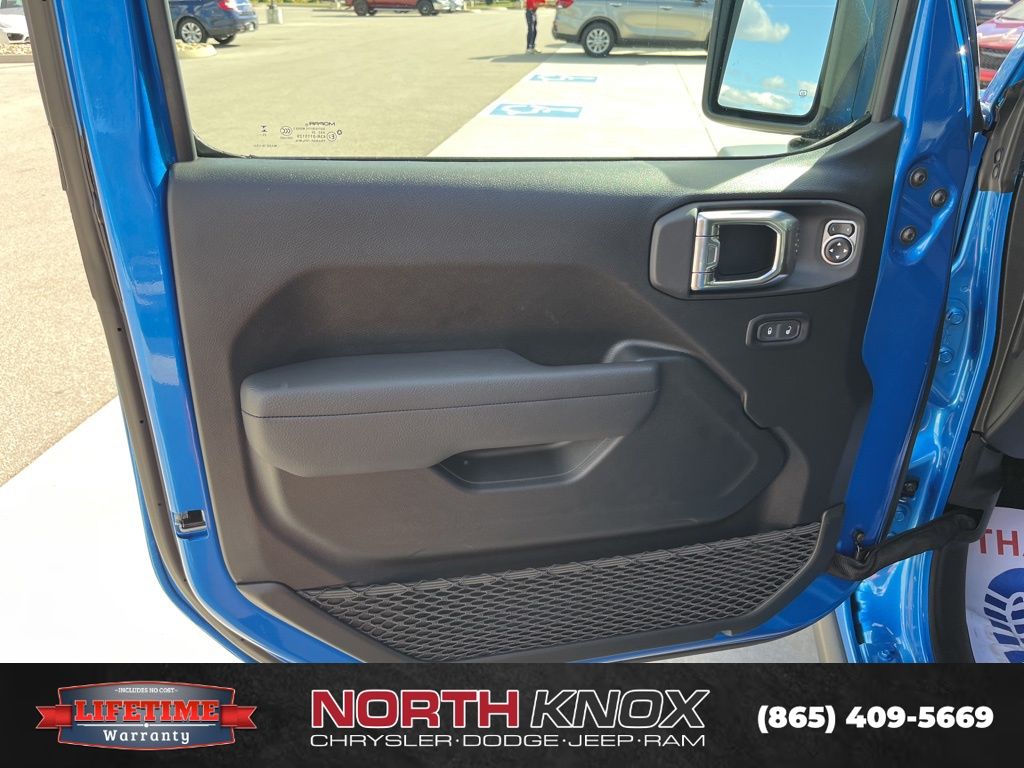 2026 Jeep Wrangler 2-Door Willys - Photo 6