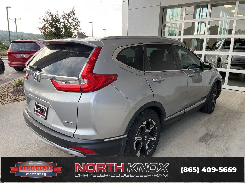 2019 Honda CR-V Touring photo 3
