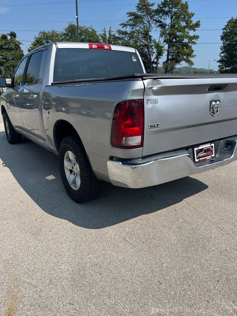 2021 Ram 1500 Classic SLT photo 4