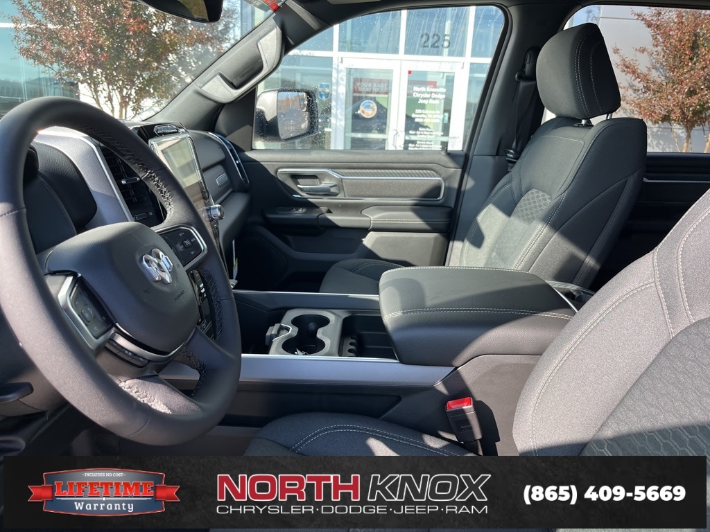 New 2026 Ram 1500 BIG HORN CREW CAB 4X4 5'7 BOX Pickup