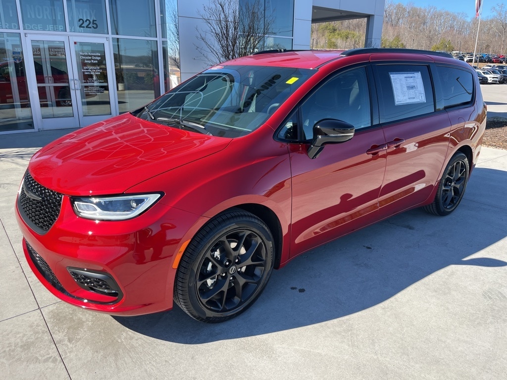 New 2026 Chrysler Pacifica SELECT Passenger Van