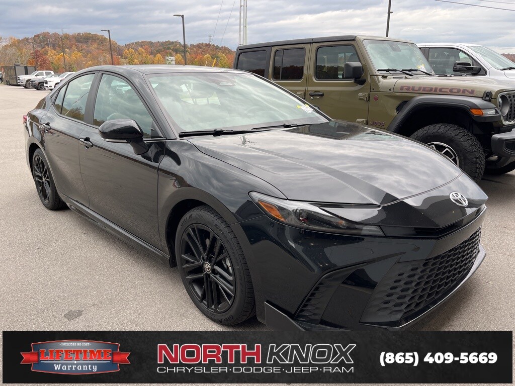 2025 Toyota Camry LE photo 2