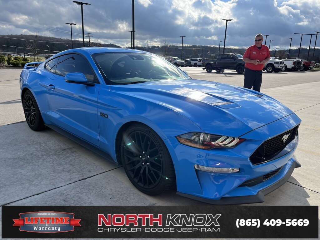 2022 Ford Mustang GT Premium photo 2