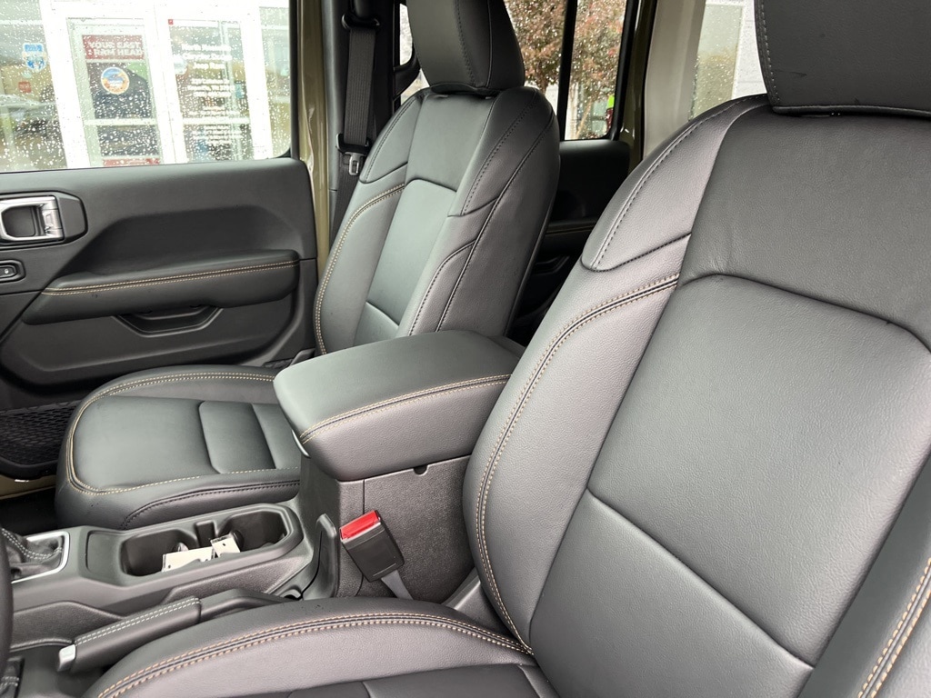 New 2026 Jeep Wrangler 4-DOOR SAHARA Sport Utility